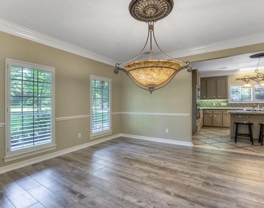 10819 Lake Windcrest - Photo Thumbnail 10