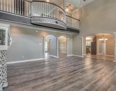 10819 Lake Windcrest - Photo Thumbnail 24