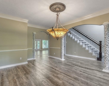 10819 Lake Windcrest - Photo Thumbnail 11