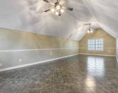 10819 Lake Windcrest - Photo Thumbnail 36