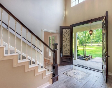 10819 Lake Windcrest - Photo Thumbnail 6