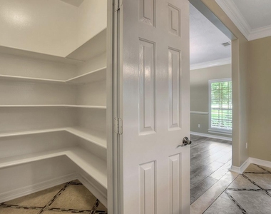 10819 Lake Windcrest - Photo Thumbnail 21