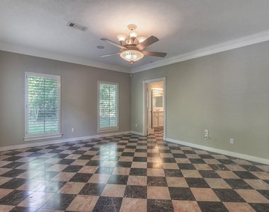 10819 Lake Windcrest - Photo Thumbnail 27