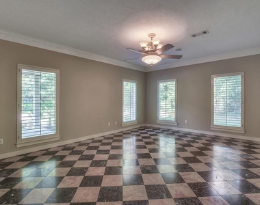 10819 Lake Windcrest - Photo Thumbnail 26