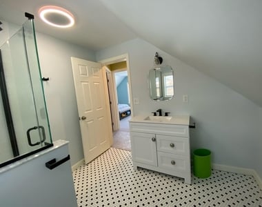 25 East Bow - Photo Thumbnail 4