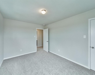 2323 Honey Heights Lane - Photo Thumbnail 10