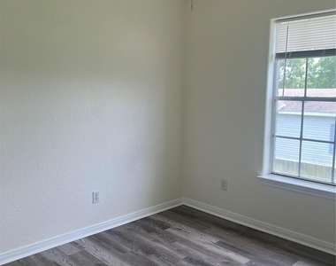 827 Algoa Friendswood Road - Photo Thumbnail 2