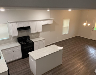 8102 Caddo - Photo Thumbnail 2