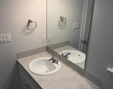 8102 Caddo - Photo Thumbnail 14
