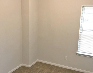 8102 Caddo - Photo Thumbnail 21