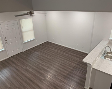 8102 Caddo - Photo Thumbnail 6