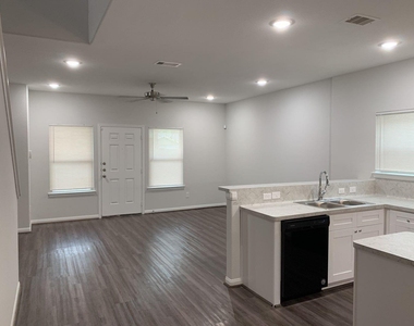 8102 Caddo - Photo Thumbnail 1