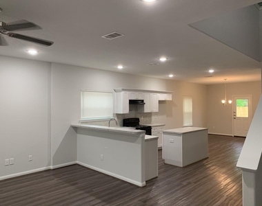 8102 Caddo - Photo Thumbnail 5