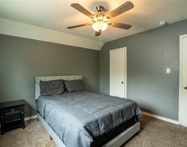 1514 Roanwood Drive - Photo Thumbnail 5