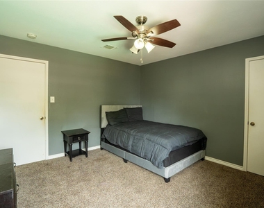 1514 Roanwood Drive - Photo Thumbnail 7