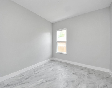 7160 Rook Boulevard - Photo Thumbnail 21