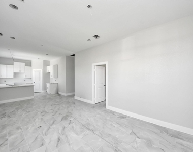 7160 Rook Boulevard - Photo Thumbnail 7