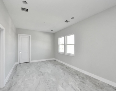 7160 Rook Boulevard - Photo Thumbnail 5