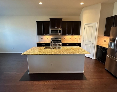 14046 Sand Ridge Crossing - Photo Thumbnail 4