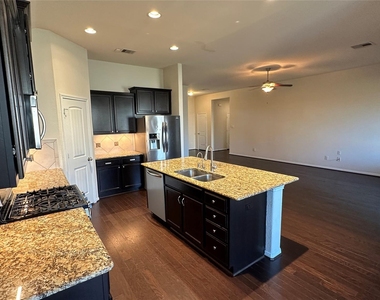 14046 Sand Ridge Crossing - Photo Thumbnail 8