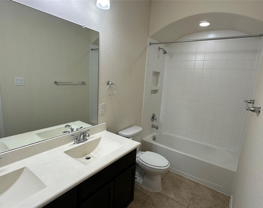 14046 Sand Ridge Crossing - Photo Thumbnail 17