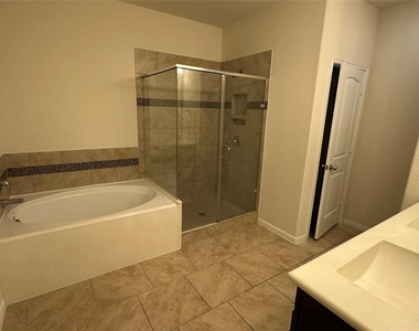 14046 Sand Ridge Crossing - Photo Thumbnail 10