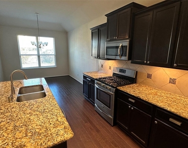 14046 Sand Ridge Crossing - Photo Thumbnail 6