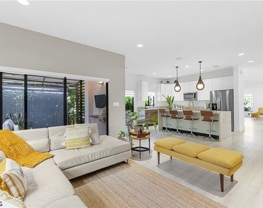 5039 Frattina Street - Photo Thumbnail 12
