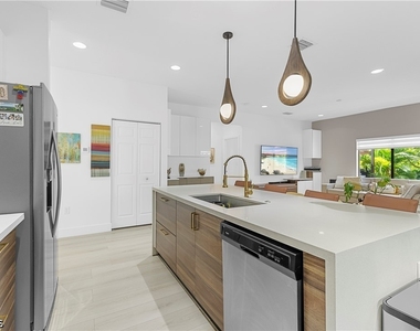 5039 Frattina Street - Photo Thumbnail 6