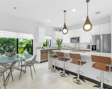 5039 Frattina Street - Photo Thumbnail 4