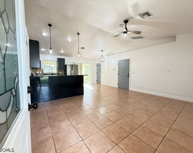 2712 Sw 2nd Avenue - Photo Thumbnail 1