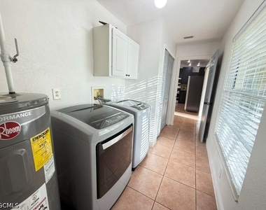 2712 Sw 2nd Avenue - Photo Thumbnail 7