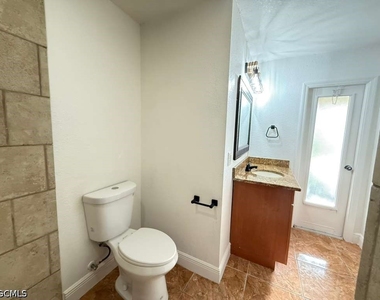 2712 Sw 2nd Avenue - Photo Thumbnail 9