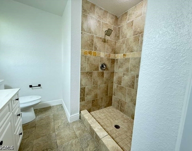 2712 Sw 2nd Avenue - Photo Thumbnail 16