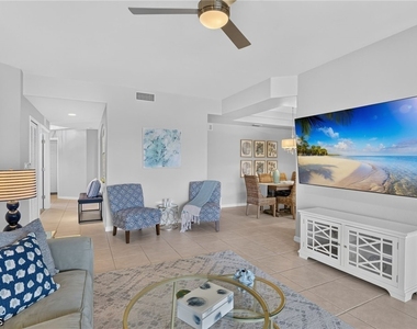10006 Sky View Way - Photo Thumbnail 7