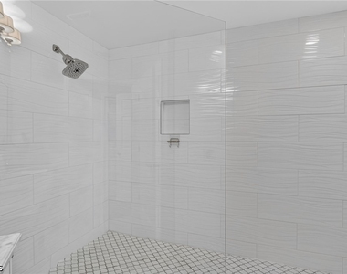 10006 Sky View Way - Photo Thumbnail 21