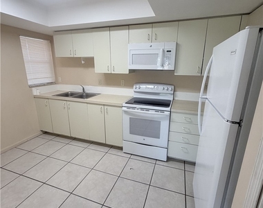 708 Se 47th Street - Photo Thumbnail 4