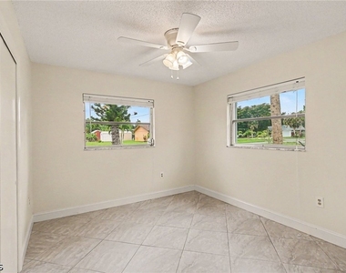 5403 Baylor Lane - Photo Thumbnail 7