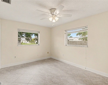 5403 Baylor Lane - Photo Thumbnail 8