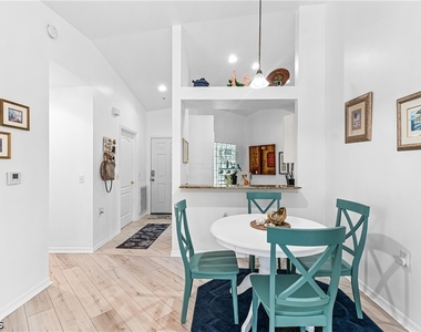12181 Summergate Circle - Photo Thumbnail 8