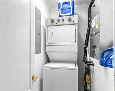 12181 Summergate Circle - Photo Thumbnail 25