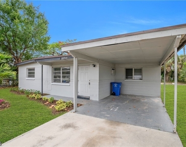 1527 Gardenia Avenue - Photo Thumbnail 4