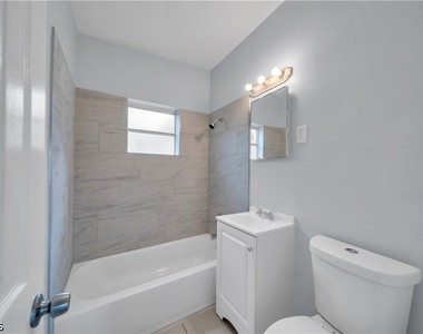 1527 Gardenia Avenue - Photo Thumbnail 13