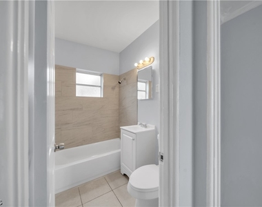 1527 Gardenia Avenue - Photo Thumbnail 14