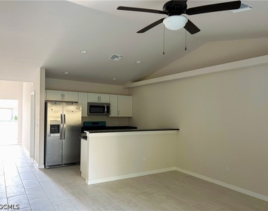 605 Se 14th Street - Photo Thumbnail 8