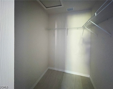 605 Se 14th Street - Photo Thumbnail 15