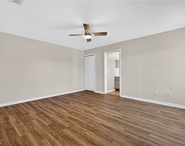 903 Se 5th Avenue - Photo Thumbnail 11