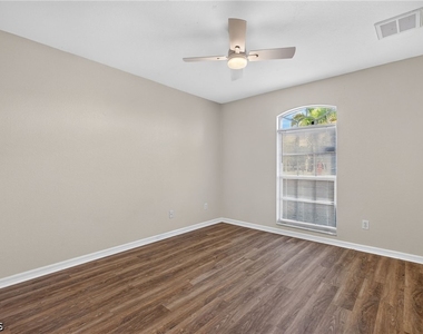 903 Se 5th Avenue - Photo Thumbnail 17