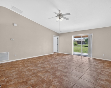 903 Se 5th Avenue - Photo Thumbnail 4