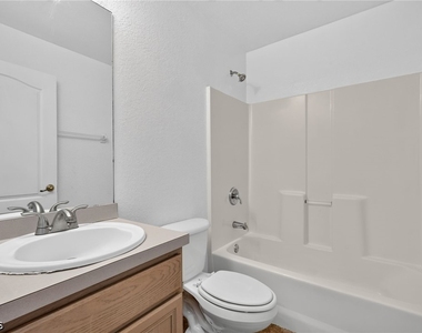 903 Se 5th Avenue - Photo Thumbnail 16